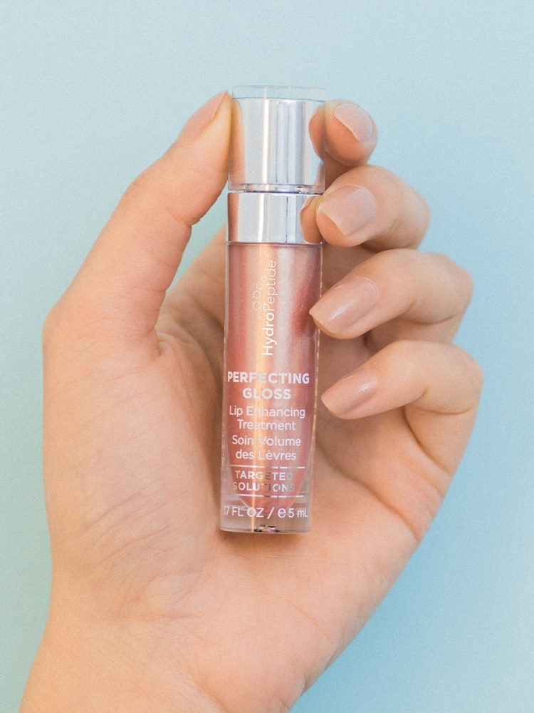 Perfecting Gloss <br>Nude Pearl<br>Dúsító szájfény<br>szabadalmazott peptidekkel