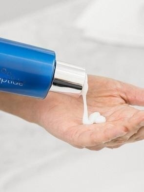 Exfoliating Cleanser Minibár <br> Peptid tartalmú, peelinges, Anti Age bőrtisztító tej 