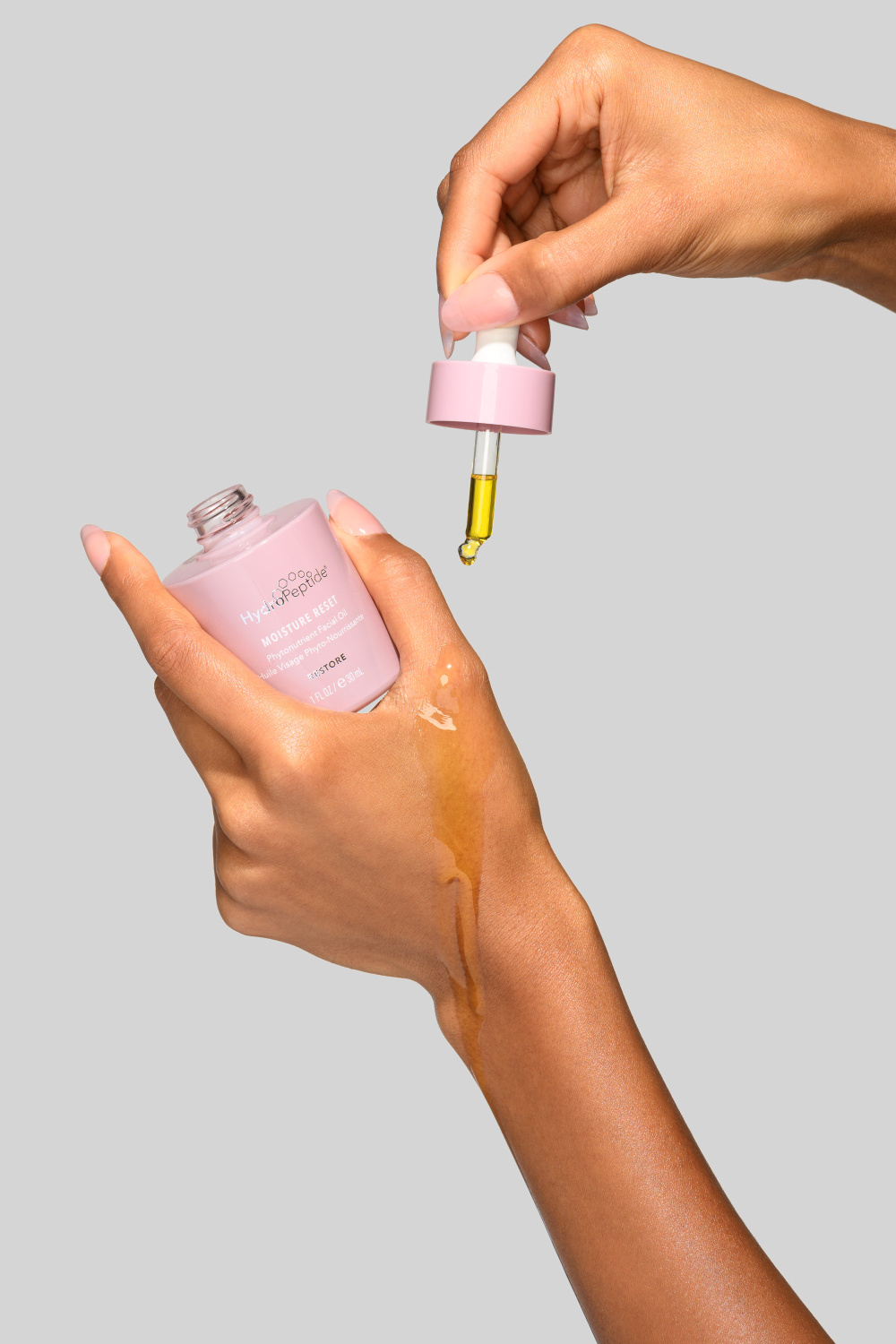 HYDROPEPTIDE MOISTURE RESET OIL 
Hydráló és tápláló botanikus arcolaj, amely akár 13 féle értékes olajat tartalmaz a bőr hidratálására és táplálására.