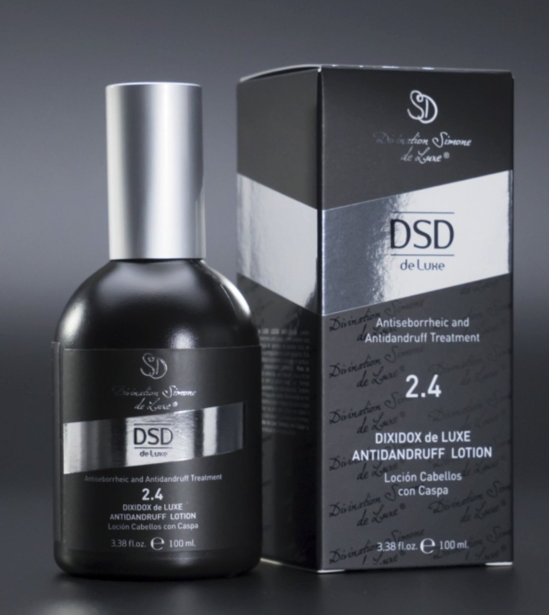 DSD SIMONE DE LUXE  ANTIDANDRUFF LOTION 
2.4 Korpásodás elleni, tápláló balzsam 100 ml. Ez a korpásodás elleni balzsam olyan aktív hatóanyagok komplexét tartalmazza, mint a pirokton olamin, klimbazol, szalicilsav, valamint vitaminokat magas konc