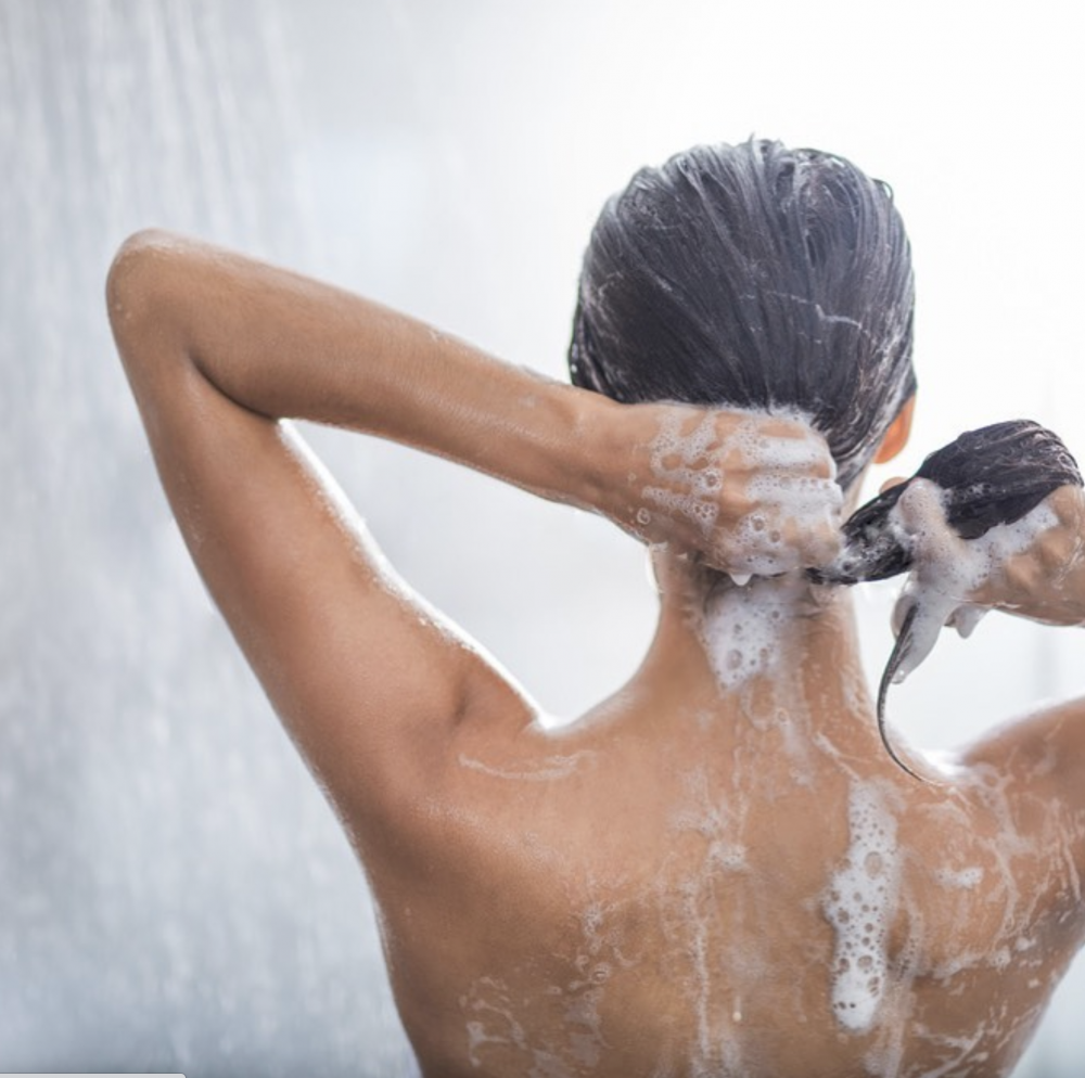 DSD DE LUXE BTX LIKE HAIR THERAPY DE LUXE SHAMPOO 
5.1.1L Sampon száraz hajra hialuronsavval