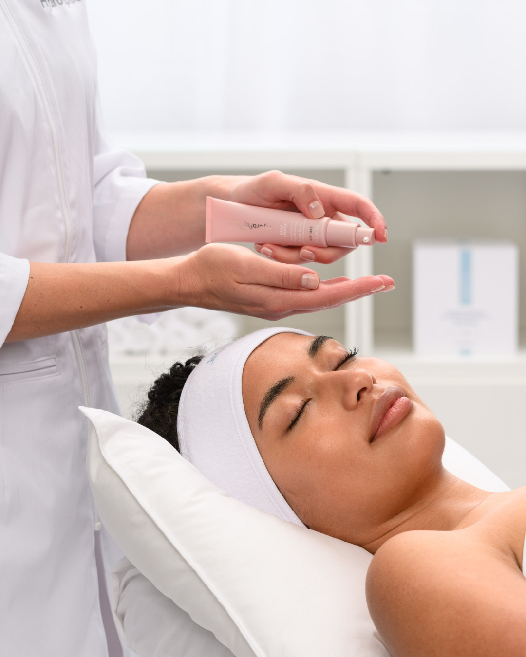 HYDROPEPTIDE DAILY DRENCH SERUM 
Hidratáló szérum a CELLRENEW 16 szabadalommal és 3D Hialuronsavval.