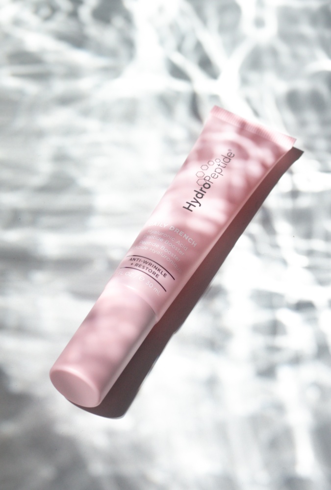 DAILY DRENCH SERUM 
Hidratáló szérum a CELLRENEW 16 szabadalommal és 3D Hialuronsavval.