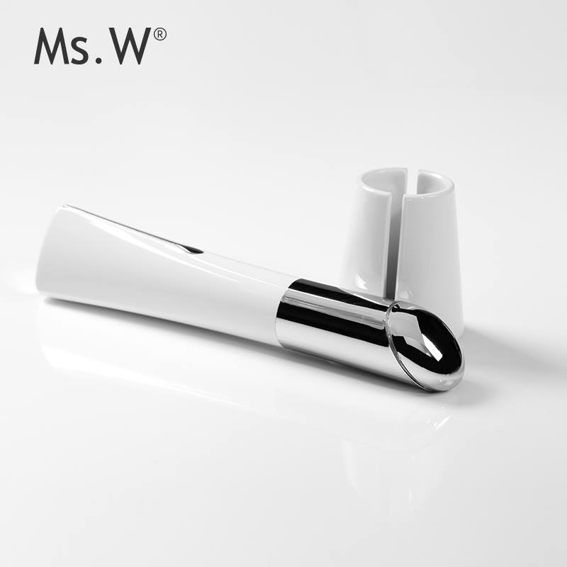 Eye Wrinkle Remover Massager<br>Masážny prístroj na odstraňovanie vrások pod očami