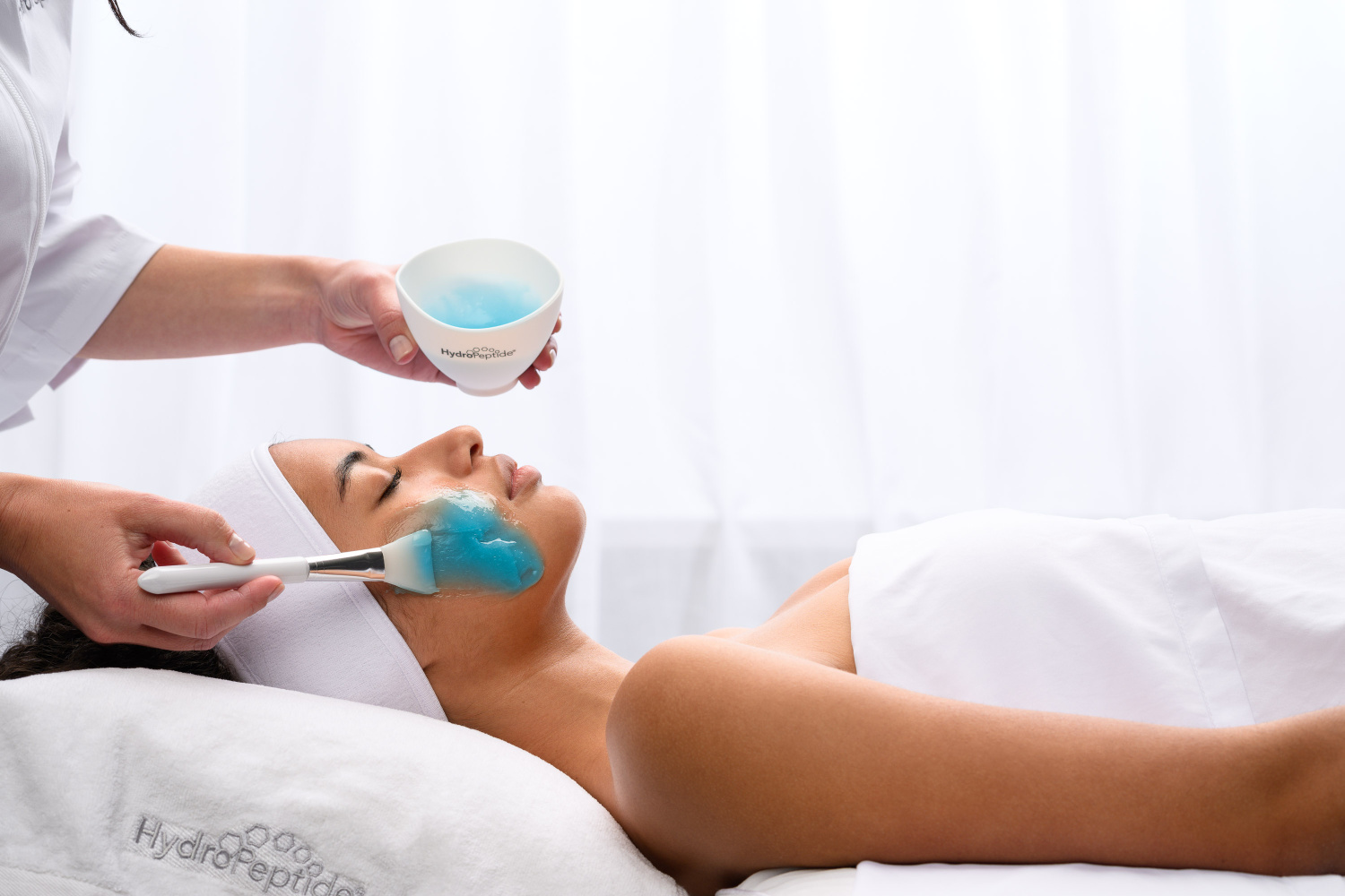 HYDROPEPTIDE BRIGHTEN & GLOW JELLY MASK 
Kettős lépcsős hidrogél világosító és anti-aging maszk