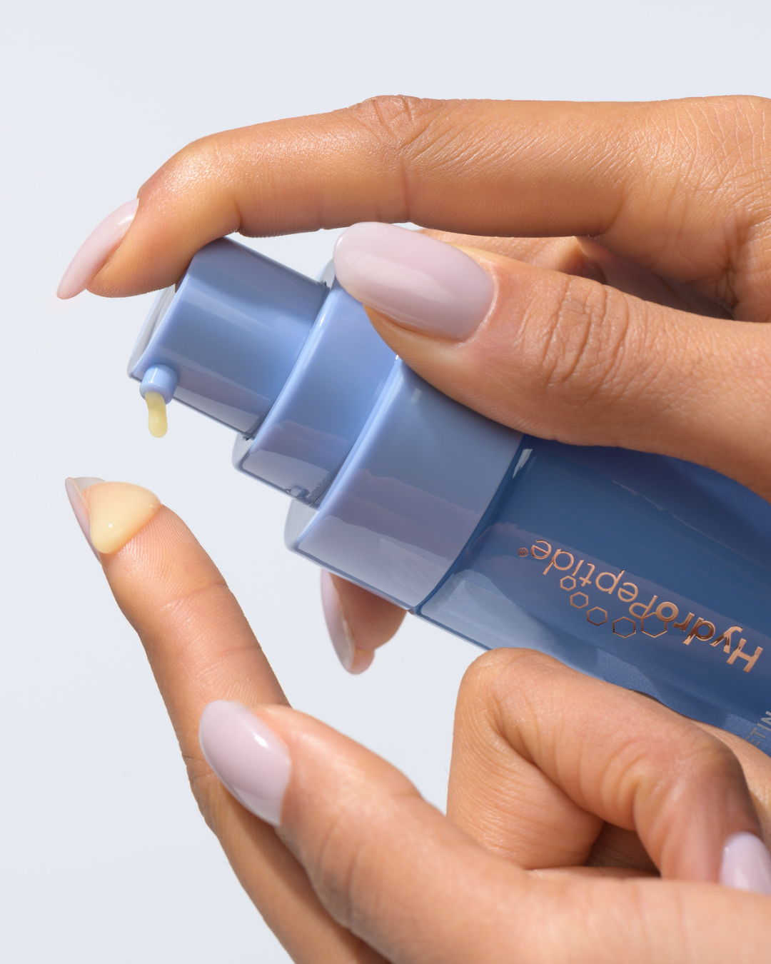 HYDROPEPTIDE RETINOL ROUTINE BOOSTER 
Retinol szérum a szabadalmaztatott TRI RETINOL és CELLRenew-16 összetevőkkel, valamint hialuronsavval ráncokra. Bőrsimítás és a kollagéntermelés serkentése.<br>EXP 09/26 Kedvezmény 20%