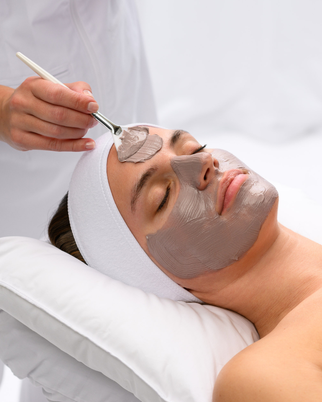 HYDRAPEPTIDE REJUVENATING MASK 
Hidratáló arcmaska. Hatással van a irritált és piros bőr megnyugtatására.