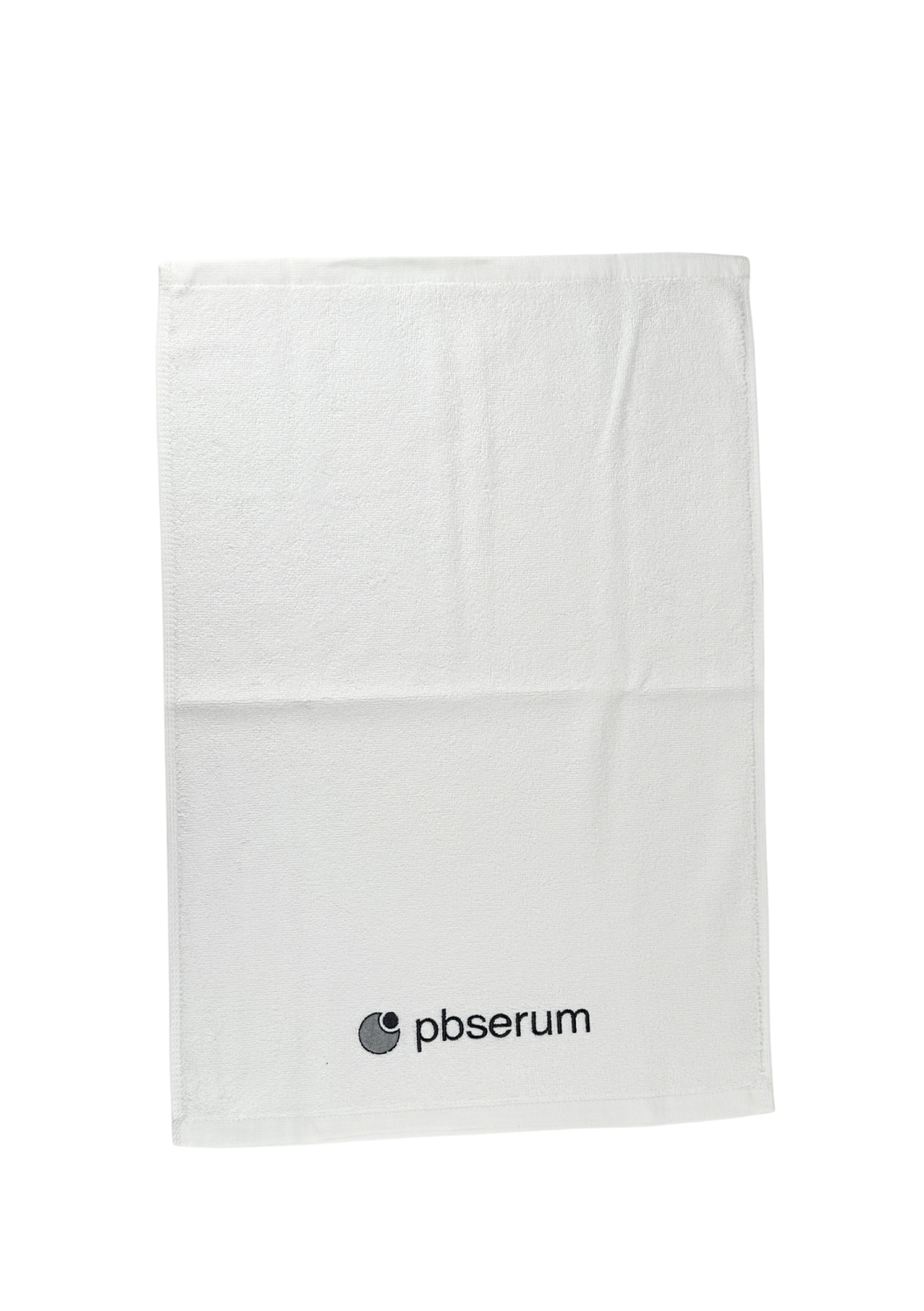 TOWEL PBSERUM SMALL, WHITE WITH GREY LOGO 
40x60 cm PBSerum logóval ellátott kis pamut törölköző, fehér szürke hímzéssel