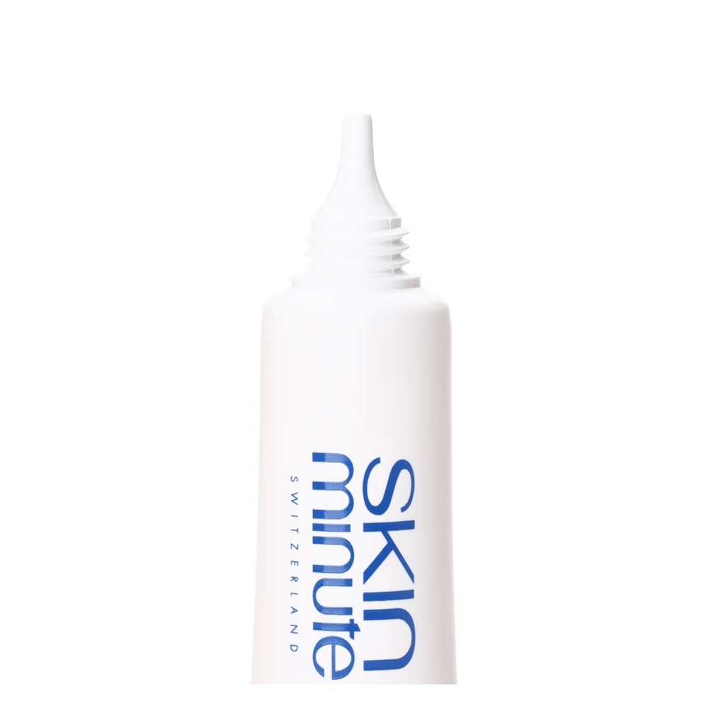 Lifting szemkörnyékápoló krém Kiwaival és zöld tengeri alga kivonattal<br>Csökkenti a kék karikákat és kisimítja a ráncokat<br>Skin Minute Metabolissime Wrinkle-Smoothing