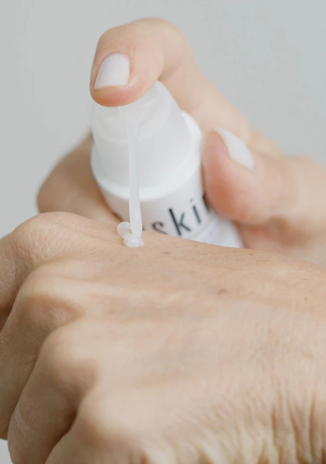 SOSKIN N-BTX VISIBLE EXPRESSION LINES CORRECTOR 
Szérum mimikai ráncok ellen 30 ml.